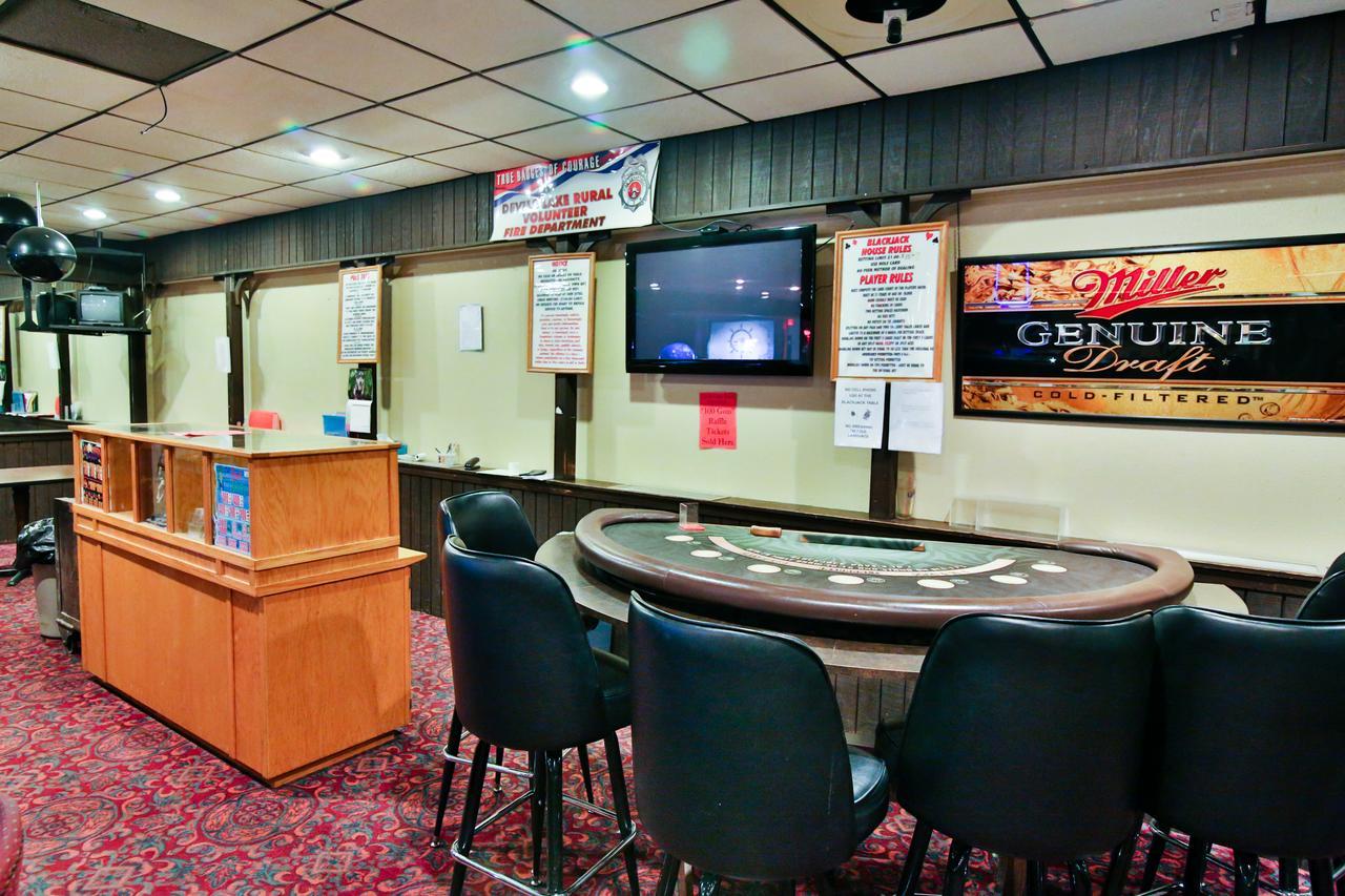 Great American Inn & Suites Devils Lake Екстериор снимка