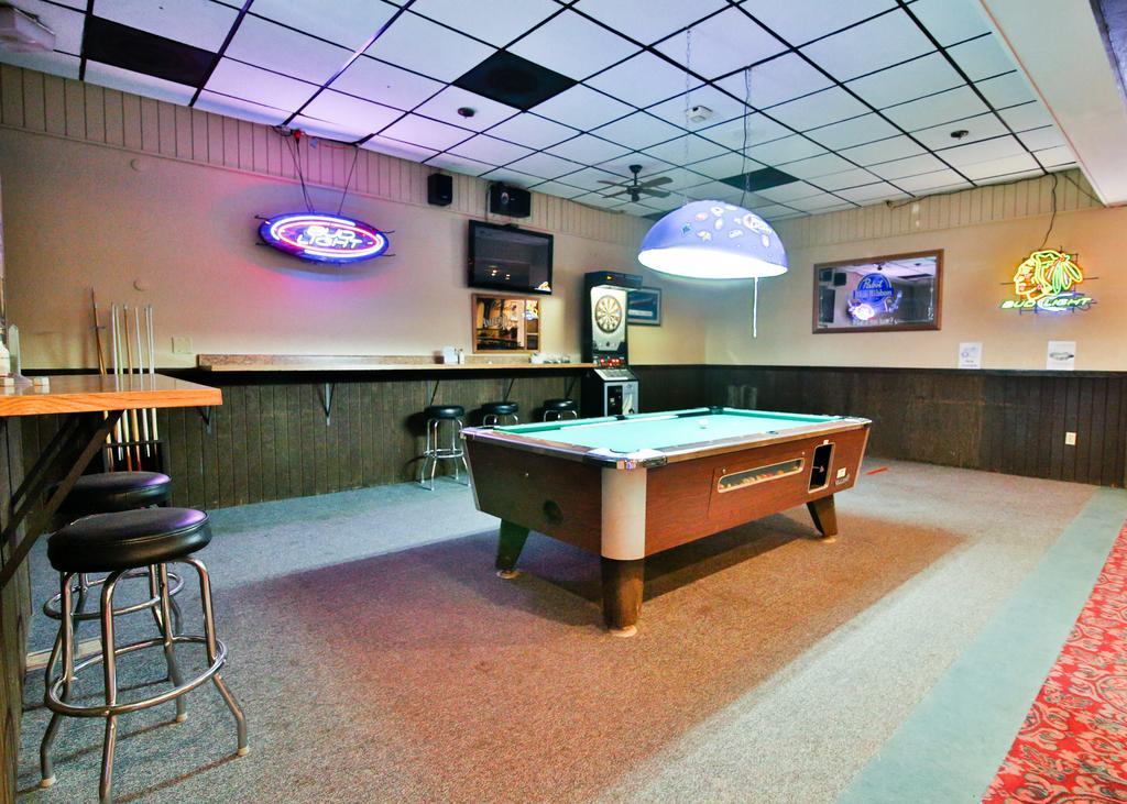 Great American Inn & Suites Devils Lake Екстериор снимка